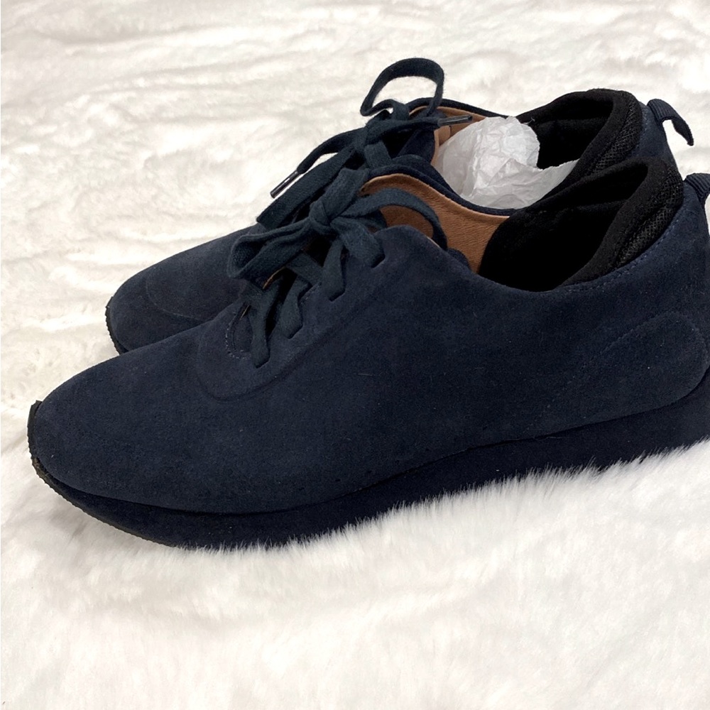 Leather sneakers